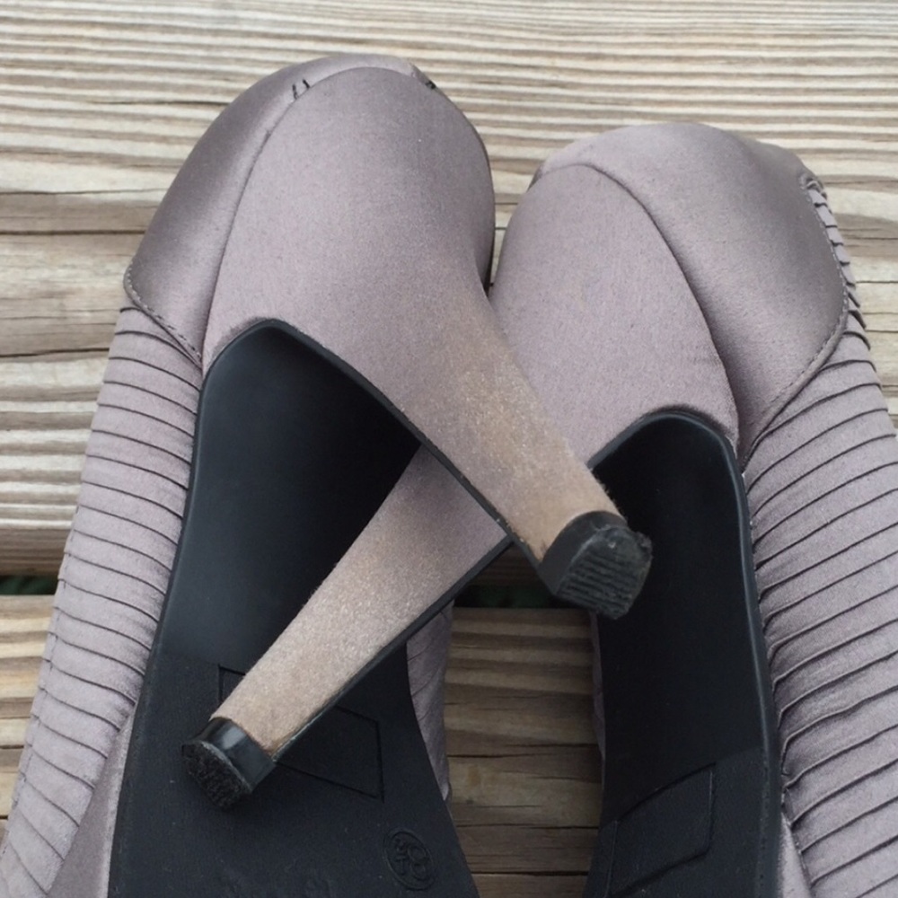 Blake Scott Gray open toe pump with bows heels size 8.5 - Picture 8 of 8